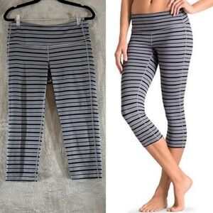 ATHLETA Striped Chaturanga Crops Leggings Gray Black Size Medium
